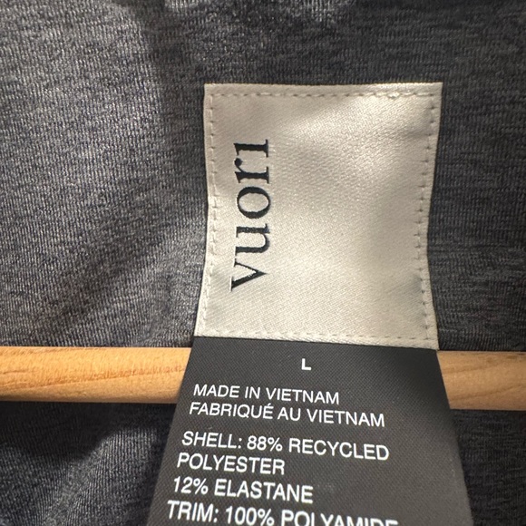 Vuori Men's Charcoal Gray Sunday Element Vest - Picture 3 of 9